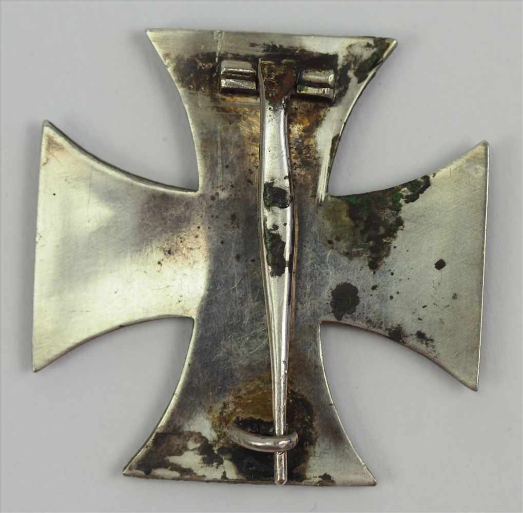 Preussen: Eisernes Kreuz, 1914, 1. Klasse.Geschwärzter Eisenkern, der Kern zweifach gebrochen, die - Image 3 of 3