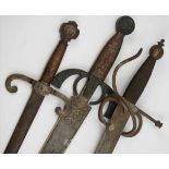Historismus: Lot von 3 Schwertern.Unterschiedliche Ausführungen, teils rostig.