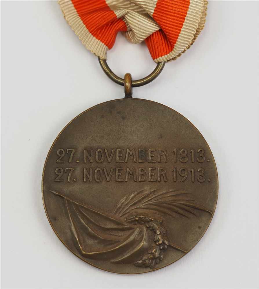 Preussen: Hannoversche Jubiläumsdenkmünze - 27. November 1813-1913.Bronze, am vernähten Bande. - Image 3 of 3