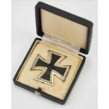 Eisernes Kreuz, 1939, 1. Klasse, im Etui - 26.Geschwärzter Eisenkern, versilberte Zarge, polierte