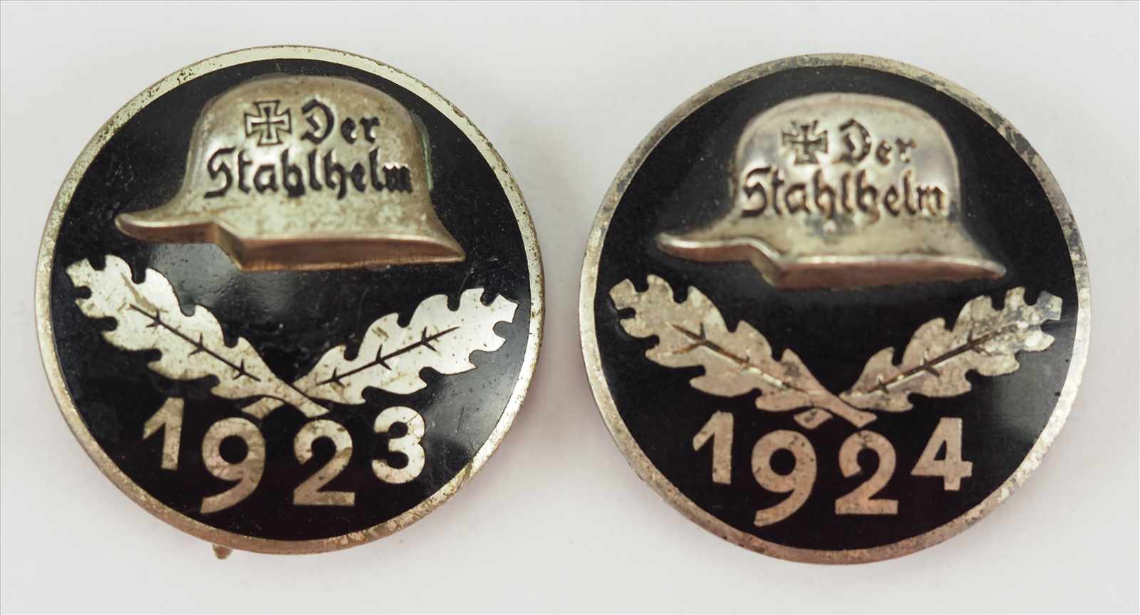 Stahlhelmbund: Abzeichen 1923 und 1924.Je graviert.