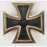 Eisernes Kreuz, 1939, 1. Klasse - L/10.Geschwärzter Eisenkern, silberne Zarge, an Nadel, diese L/