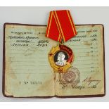 Sowjetunion: Lenin Orden, 6. Modell, 1. Typ, mit Verleihungsbuch.Gold, der Lenin-Kopf in Platin,