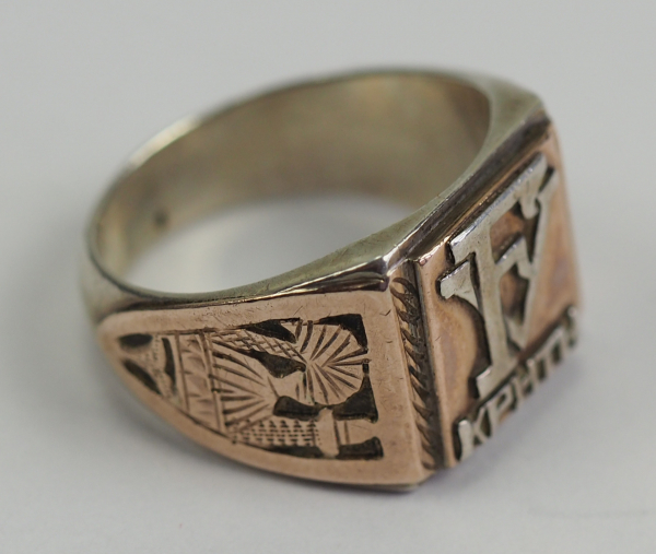 Kreta - Veteranen-Ring.Silber, die Auflagen in Gold, fein ziseliert, mit Luftwaffen-Adler und - Image 2 of 3