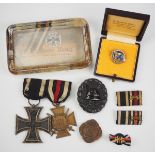 Preussen: Nachlass eines Wehrmannes.1.) Eisernes Kreuz, 1914, 2. Klasse, 2.) Ehrenkreuz für