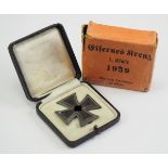 Eisernes Kreuz, 1939, 1. Klasse, im Etui mit Überkarton - L/19.Geschwärzter Eisenkern, silberne