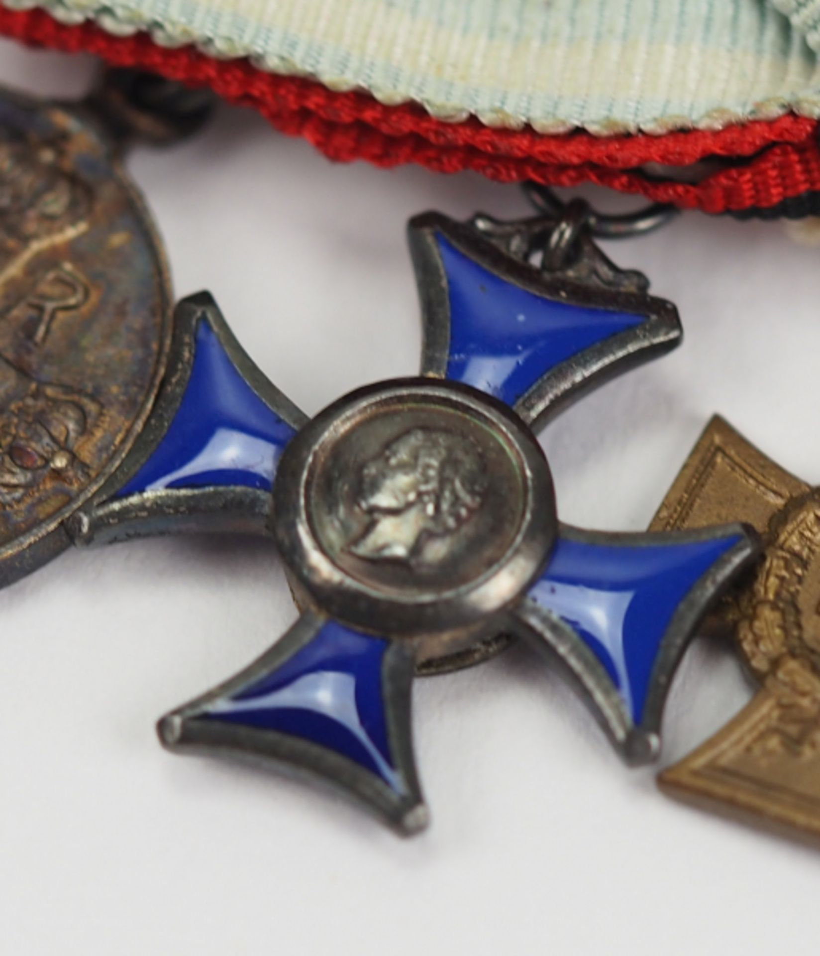 Preussen: Miniaturenschleife mit 5 Auszeichnungen.1.) Rot Kreuz Medaille, 2. Klasse, 2.) Sachen: - Bild 2 aus 4