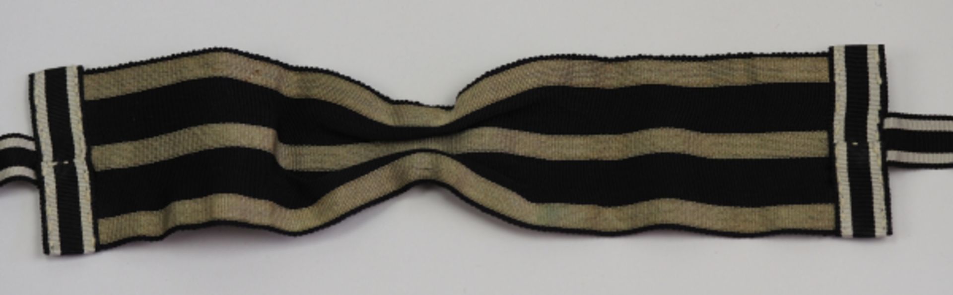 Preussen: Pour le Mérite, mit Eichenlaub Halsband.Schwarzes Halsband, dreifach eingewebter silberner - Image 3 of 3