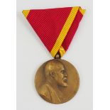 Liechtenstein: Jubiläums-Erinnerungs-Medaille 1908.Bronze, am konfektionierten Dreiecksband.