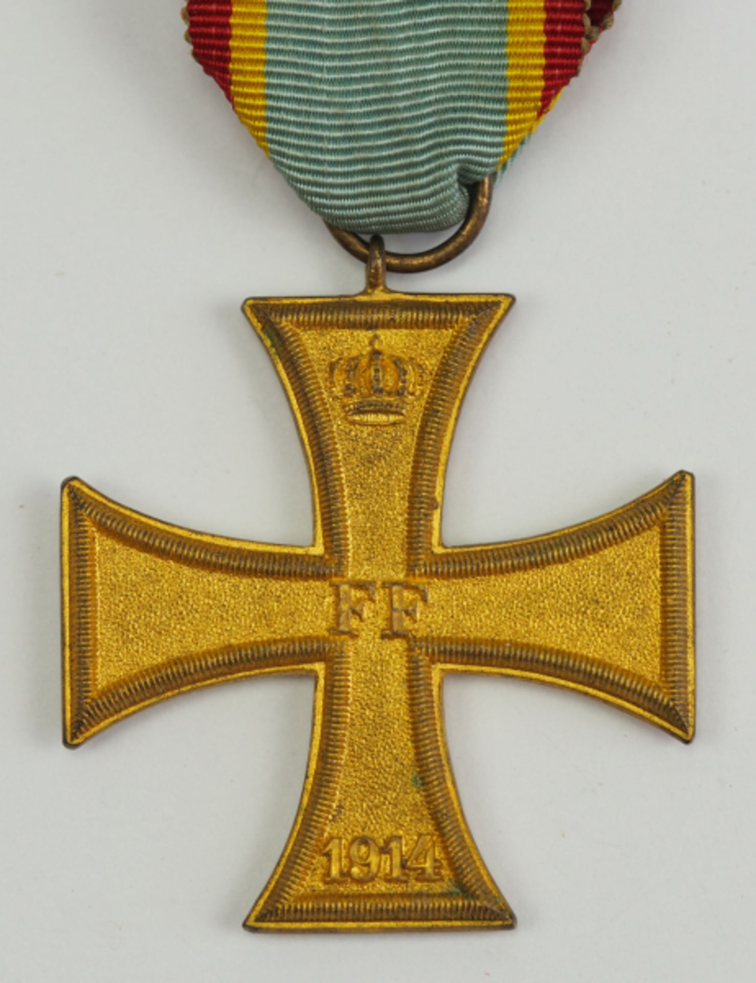 Mecklenburg-Schwerin: Militärverdienstkreuz, 1914, 2. Klasse.Bronze vergoldet, am Bande.Zustand: II