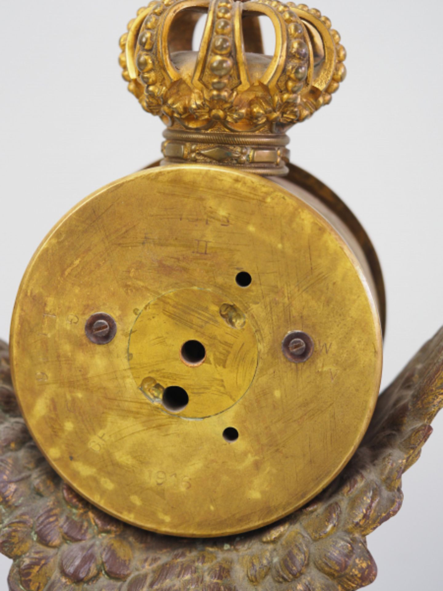 Preussen: Garde-Kamin-Uhr.Adler mit Messing-Uhren-Gehäuse zwischen den nach oben gezogenen - Bild 6 aus 6