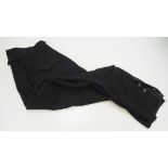 SS: Schwarze Breeches Hose.Schwarzes Tuch, schwarze Knöpfe, sauberes Innenfutter.Zustand: II