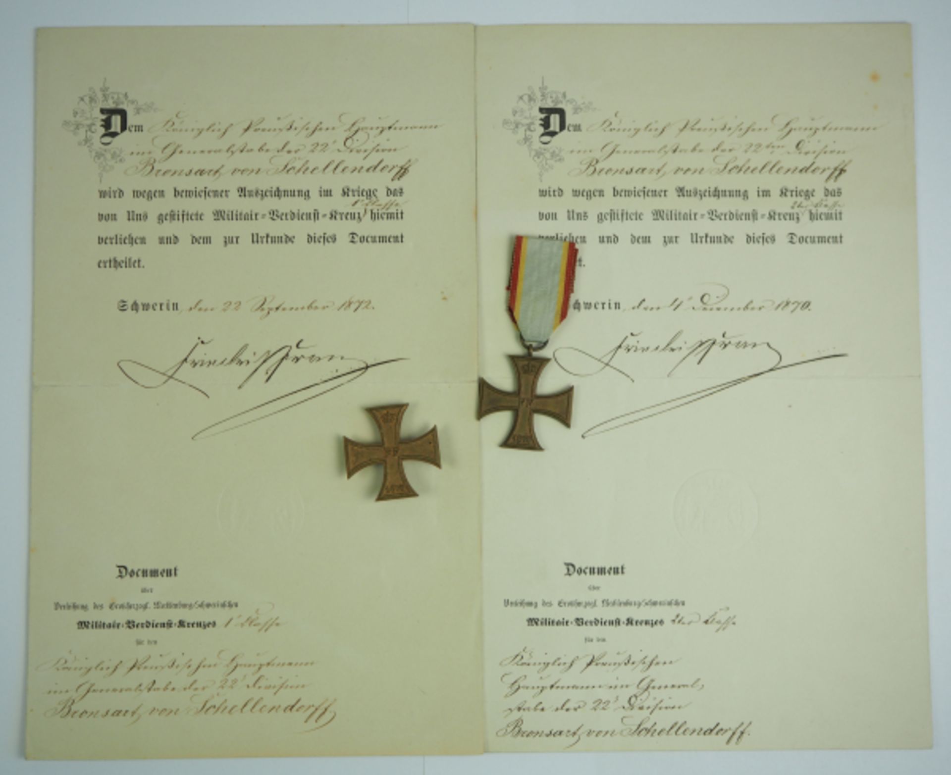 Mecklenburg-Schwerin: Militär-Verdienstkreuz, 1870, 1. und 2. Klasse mit Urkunden für einen