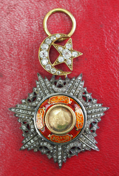 Türkei: Medjidjie-Orden, Kleindekoration, mit Diamanten, im Etui.Silber, der Korpus mit 182