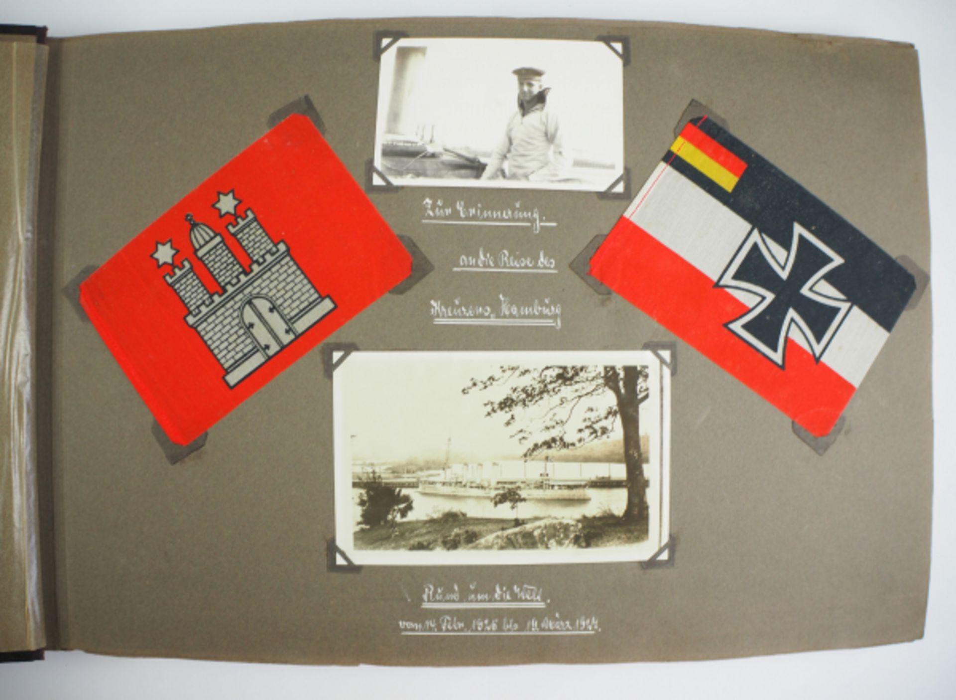 Fotoalbum der Weltreise des Kreuzers Hamburg 1926-1927.Schwarzer Einband mit aufwendiger - Image 2 of 11