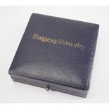 Flugzeugführerabz. Etui.Blaues Verleihungsetui, golden aufgeprägter Schriftzug Flugzeugführerabz.,