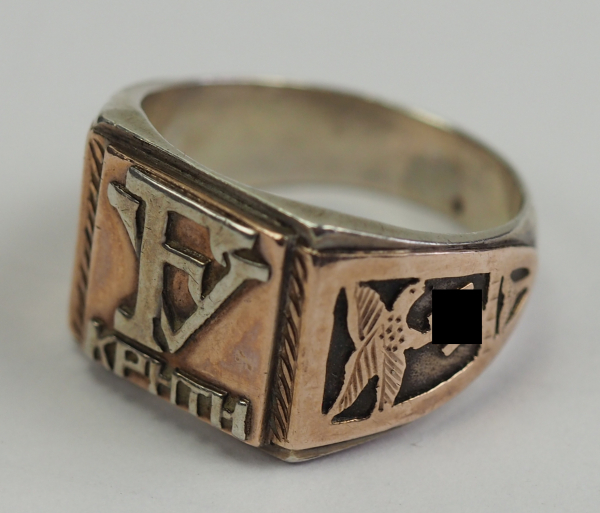Kreta - Veteranen-Ring.Silber, die Auflagen in Gold, fein ziseliert, mit Luftwaffen-Adler und