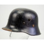 Stahlhelm M18.Schwarz lackierte Glocke, mit Korrosion, Innenfutter noch ordentlich und mit