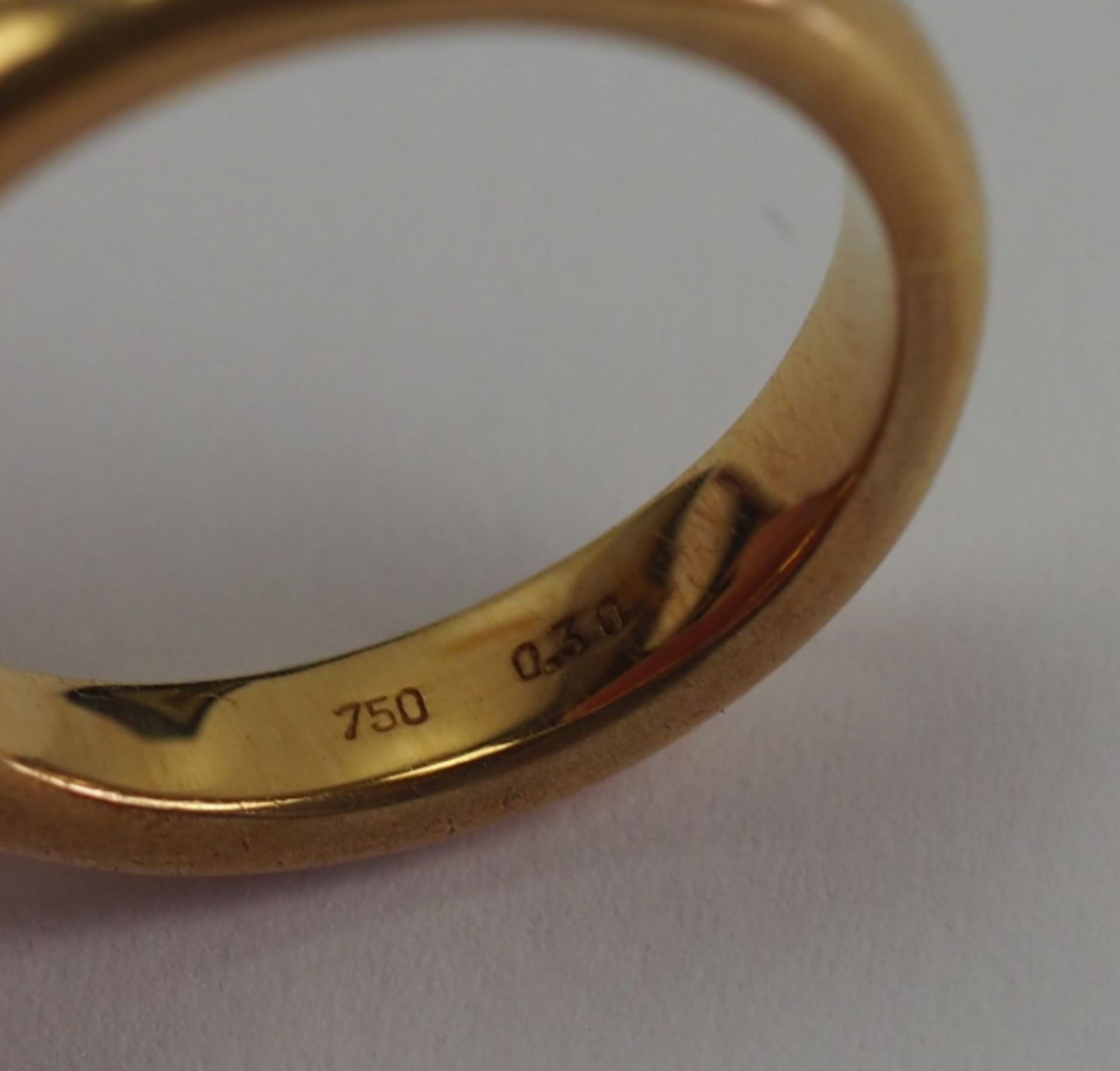 Diamant Ring - GOLD.Gold, 750 gepunzt, mit fein geschnittenem Diamanten, im Etui.Innendurchmesser: - Image 3 of 4