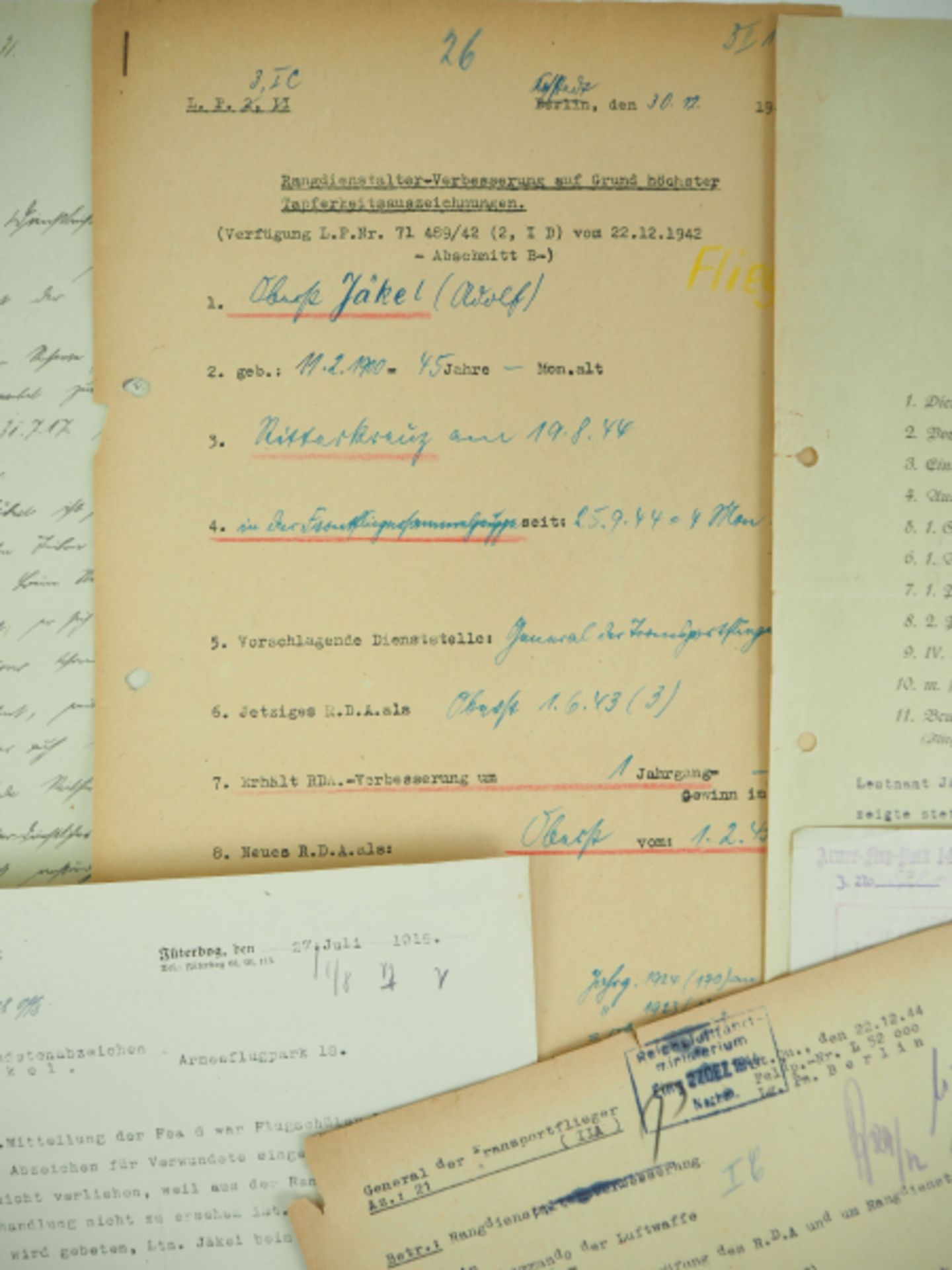 Urkunden aus dem Nachlass des Oberst Adolf Jäkel - Ritterkreuz am 19.8.1944.- Schreiben hinsichtlich - Bild 2 aus 2