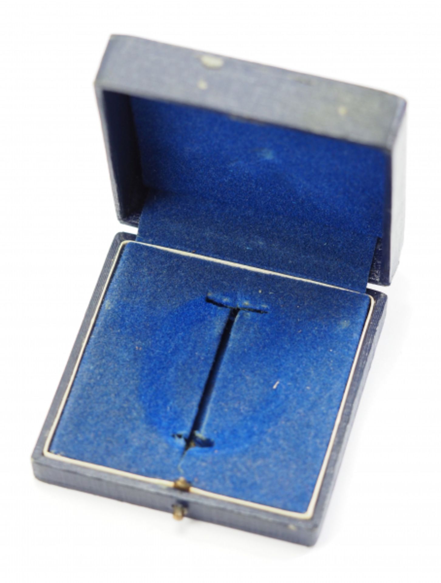 Flugzeugführer-Abzeichen Etui.Blaues Verleihungsetui, mit goldener Deckelbeschriftung Luftwaffen= - Bild 2 aus 2