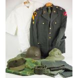 USA: Umfangreicher Nachlass eines Angehörigen der 1st Cavalry Division.1.) Uniformjacke, 2.) Hose,