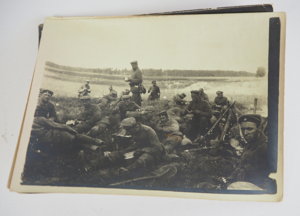 1. Weltkrieg: Front-Foto-Nachlass.Umfangreicher Nachlass eines Frontsoldaten des 1. Weltkrieges. - Image 2 of 3