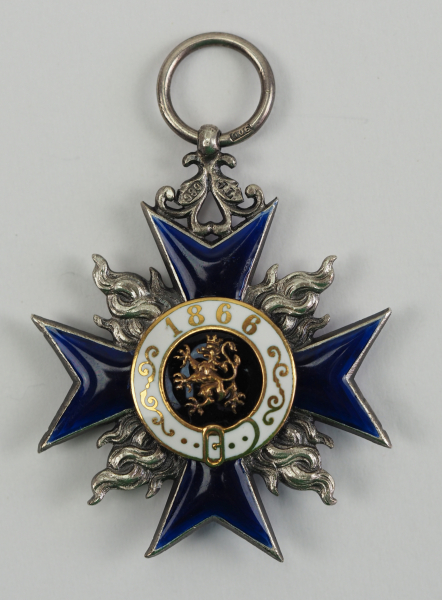 Bayern: Militär-Verdienst-Orden, 4. Klasse, ohne Schwerter.Silber, die Medaillons in Gold, teilweise - Image 2 of 3