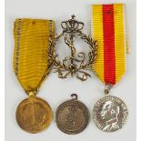 Baden: Lot Miniaturen.1.) Zivilverdienstmedaille, Friedrich II, Silber, 2.) Gedächtnismedaille für