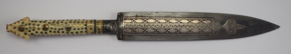 Bosnien: Wurfmesser aus Sarajevo 1905.Zweischneidige Klinge mit aufwendiger Bezeichnung in - Image 3 of 3