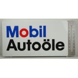 Emailleschild: Mobil Autoöle - mit Thermometer.Unbenutzter Zustand.Ca. 39 x 78 cm.Zustand: I- - -