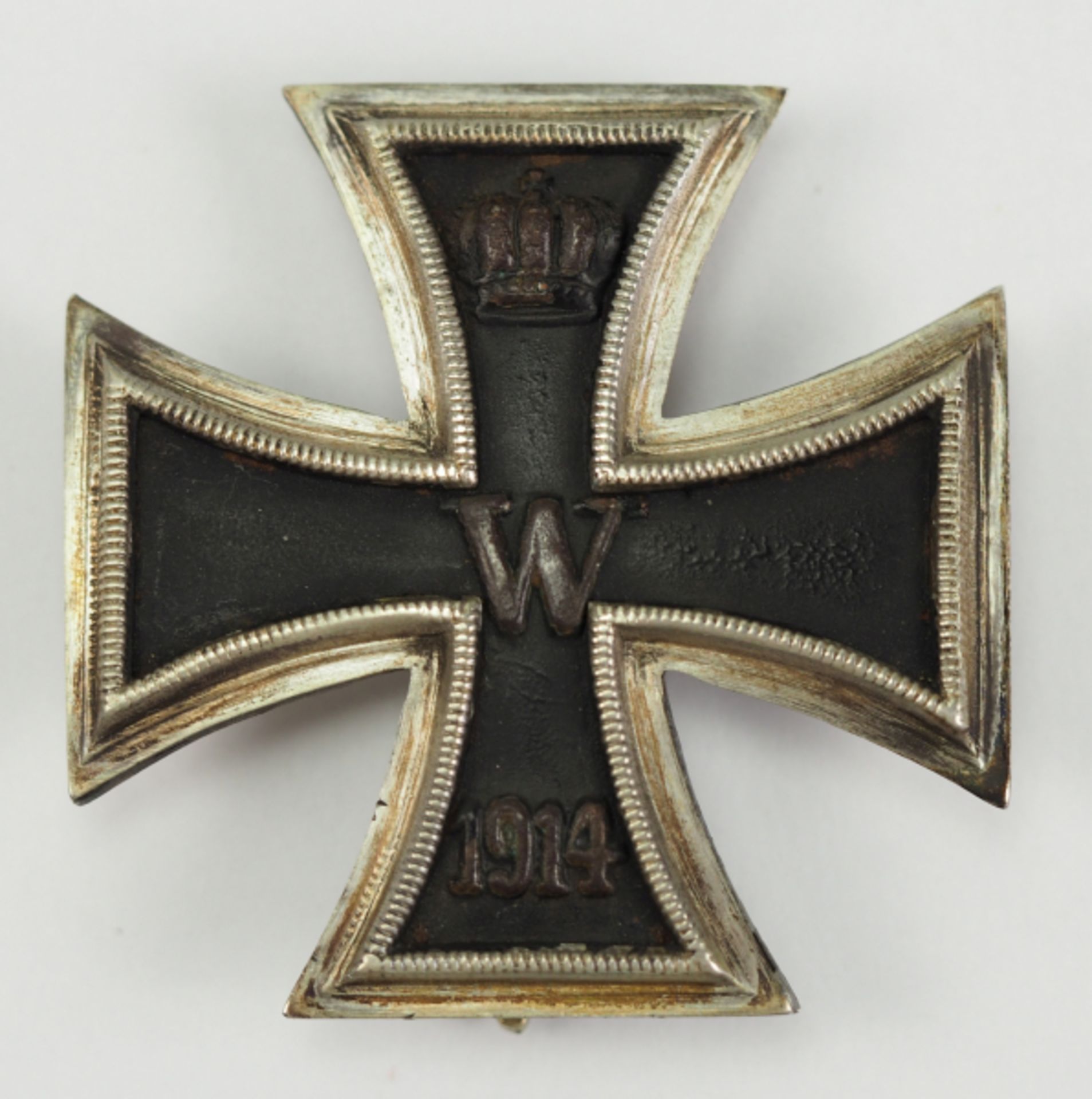 Preussen: Eisernes Kreuz, 1914, 1. Klasse - 800.Geschwärzter Eisenkern, Silberzarge, oberhalb des
