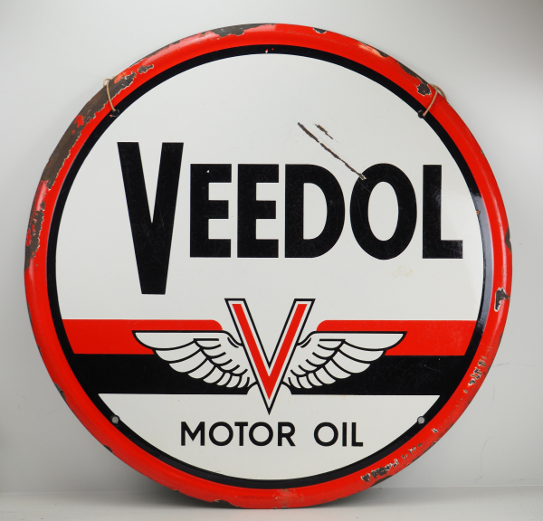 Emailleschild: Veedol Motor Oil - Ø 75 cm.Kanten bestoßen.Durchmesser ca. 75 cm.Zustand: II- - -23.