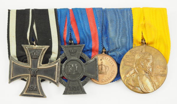 Oldenburg: Ordenschnalle mit 4 Auszeichnungen.1.) Preussen: Eisernes Kreuz, 1914, 2. Klasse, 2.)