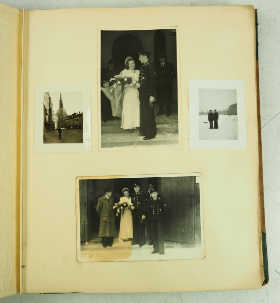 Kriegsmarine: Familien-Fotoalbum.Halbledereinband, über 300 Fotos, diverse Formate, wenige - Bild 4 aus 5