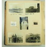 Kriegsmarine: Familien-Fotoalbum.Halbledereinband, über 300 Fotos, diverse Formate, wenige