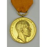 Schwarzburg-Sondershausen: Goldene Medaille für Rettung aus Gefahr - Gold.Gold, am Bande.Gewicht