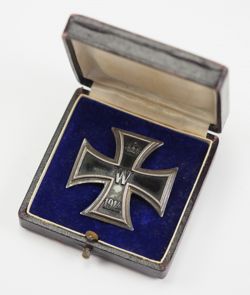 Preussen: Eisernes Kreuz, 1914, 1. Klasse, im Etui - 800.Geschwärzter Eisenkern, Silberzarge, leicht