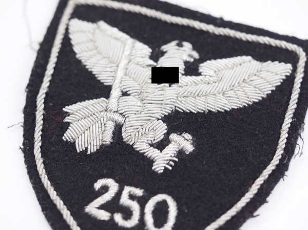 HJ: Ärmelabzeichen für Bannfahnenträger im Bann 250 - Goslar.Schwarzes Tuch, handgestickter Adler - Image 2 of 3