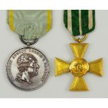 Sachsen: Lot von 2 Auszeichnungen.1.) Militär St. Heinrichs Orden, Medaille in Silber, 2.) Offiziers