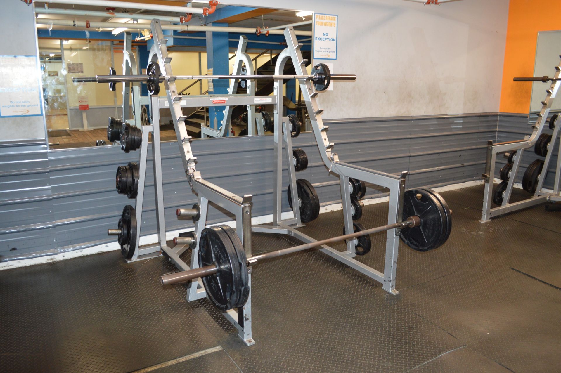 STAR TRAC SQUAT RACK - Image 2 of 2