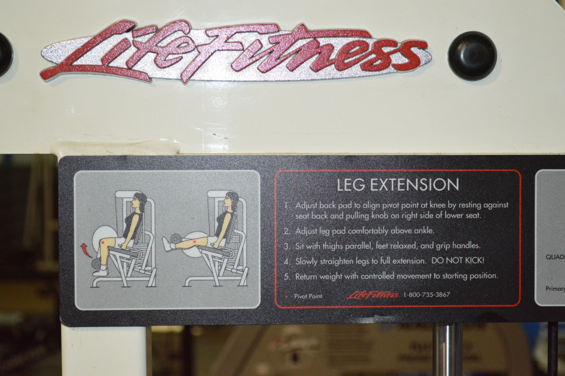 LIFE FITNESS LEG EXTENSION - Image 2 of 2