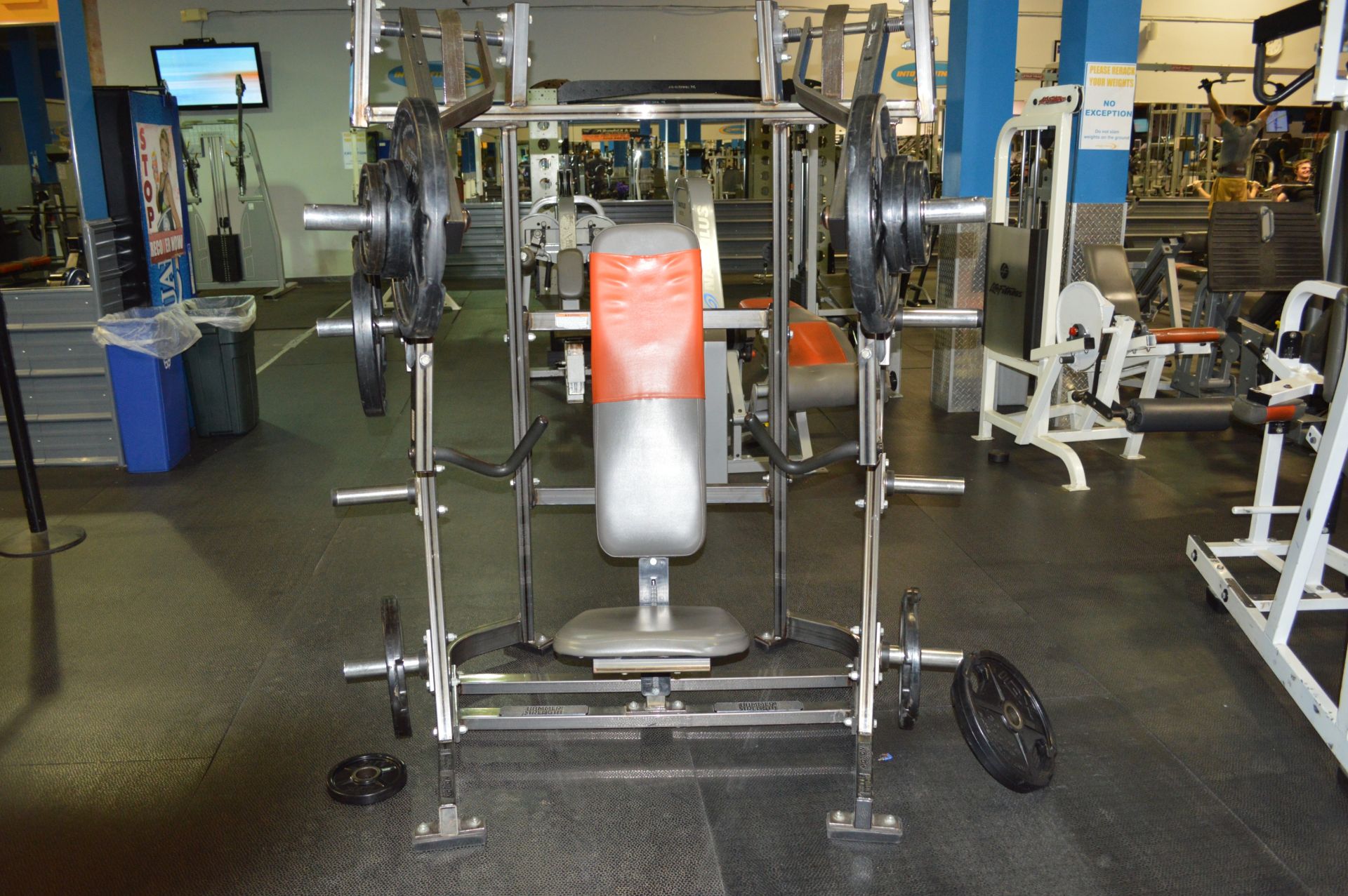 HAMMER STRENGTH LATERAL BENCH PRESS