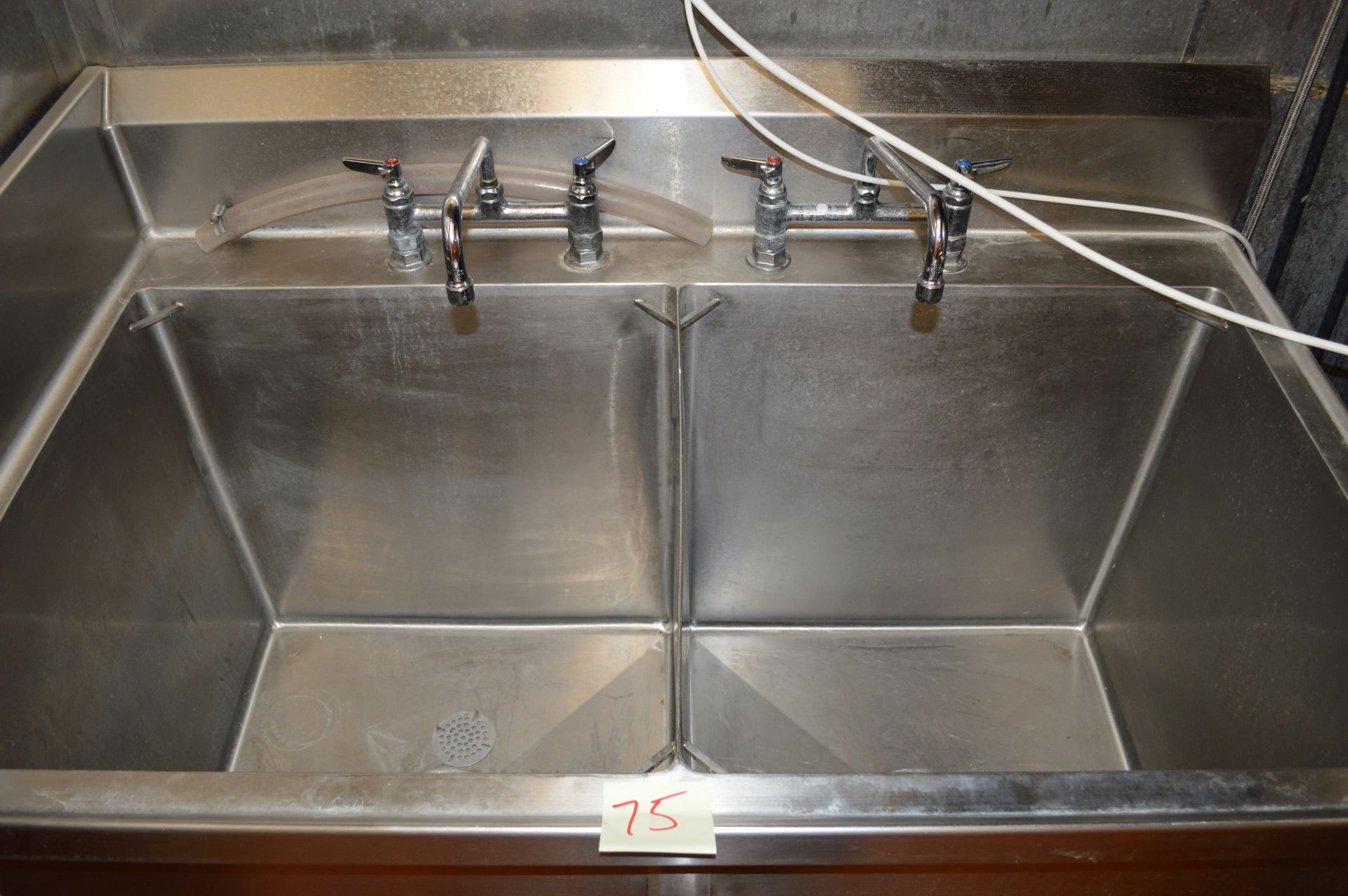 2 BAY SINK - Image 2 of 3