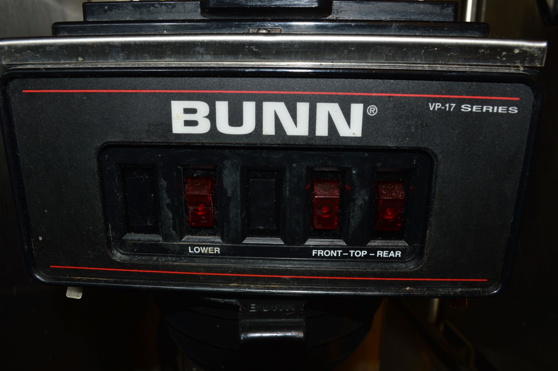 BUNN 3 POT POUR IN COFFEE BREWER - Image 3 of 3