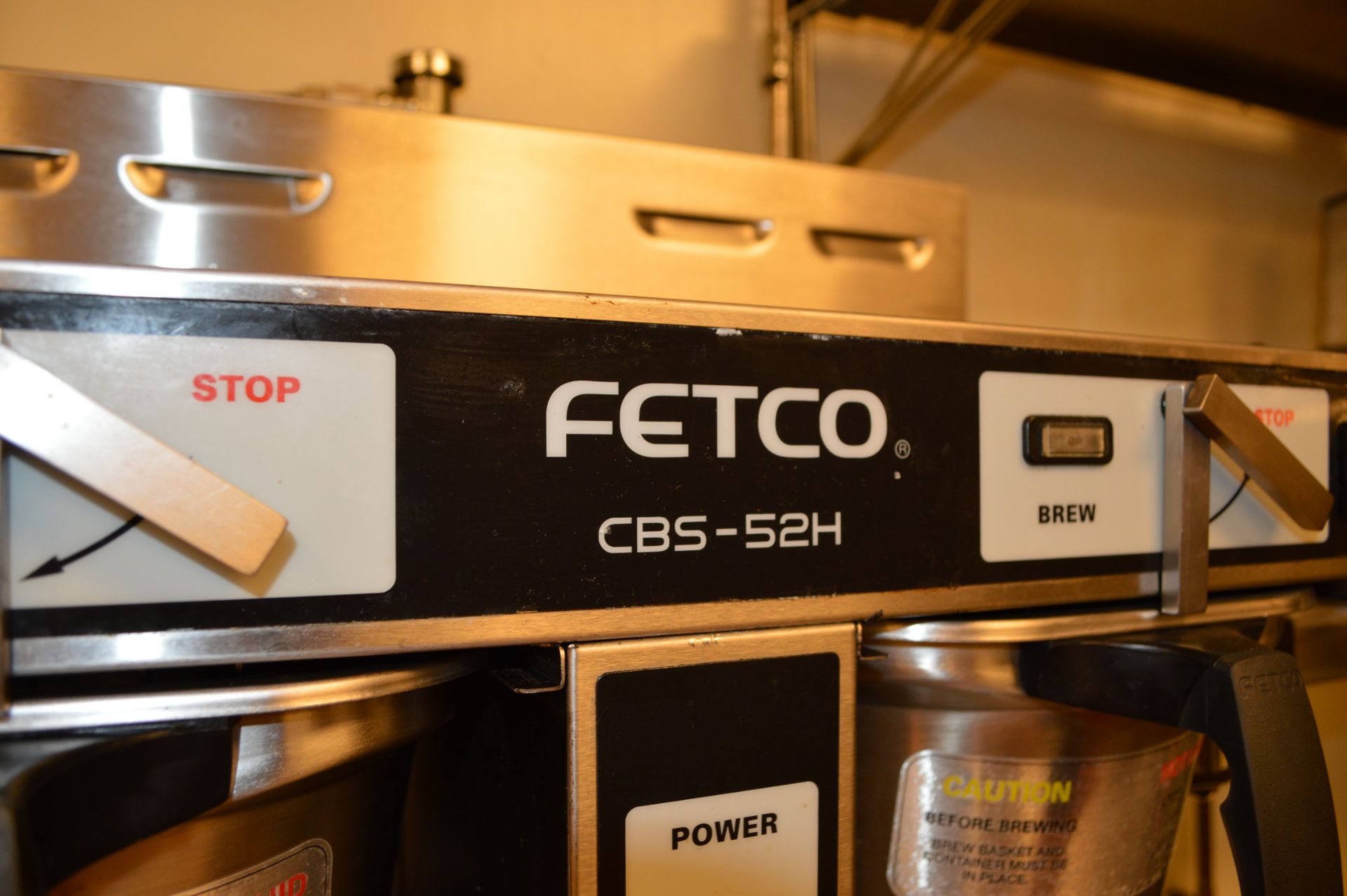 FETCO DOUBLE BREWER WITH 2 DISPENSERS - Image 4 of 5