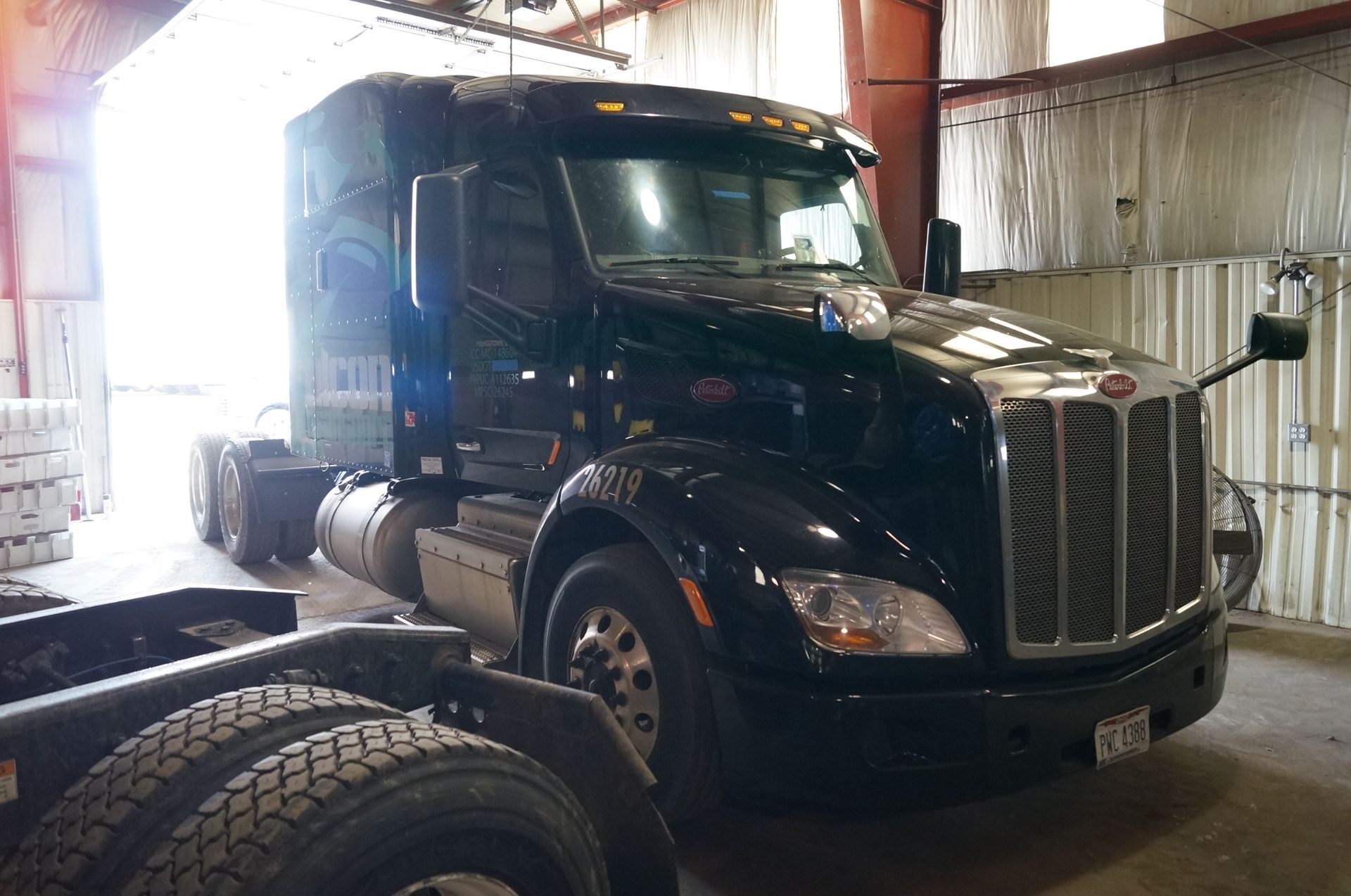 2016 PETERBILT Model 579, VIN# 1XPBD49X0GD359239, UNIT #26219, 28666 Hildebrandt Rd. Romulus - Image 6 of 12