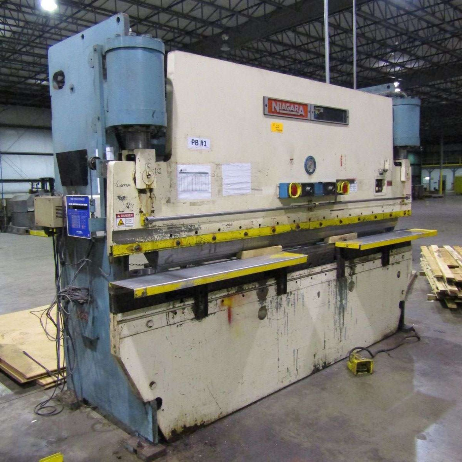 Niagara HBM-135-0-12 Press Brake - Image 2 of 11