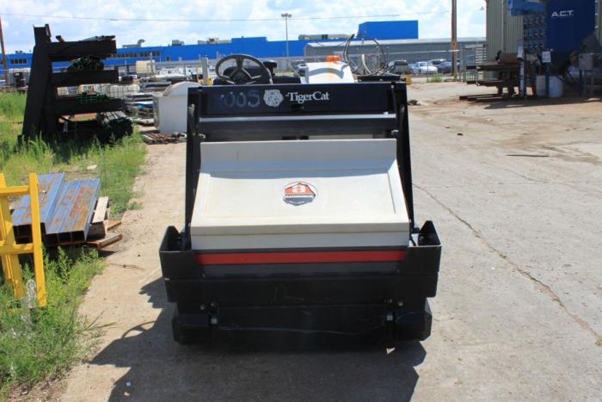 Advance Tiger Cat Sweeper, 60", Mdl: 462001 Tiger Cat, S/N: 465532 (7426P) (Located In - Image 2 of 4
