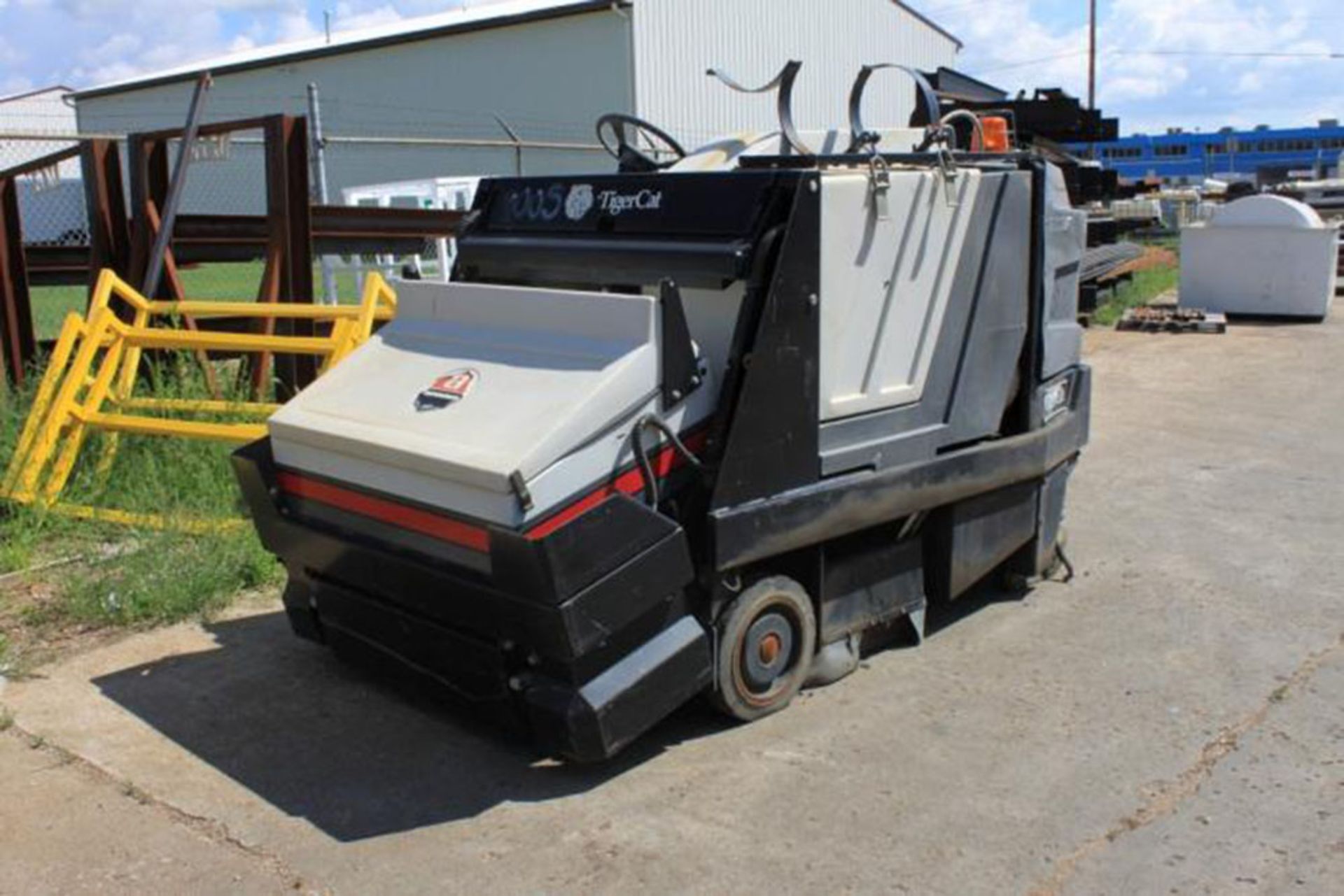 Advance Tiger Cat Sweeper, 60", Mdl: 462001 Tiger Cat, S/N: 465532 (7426P) (Located In